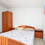 Apartamento With Parking Space Lopar, Rab - 21732 *