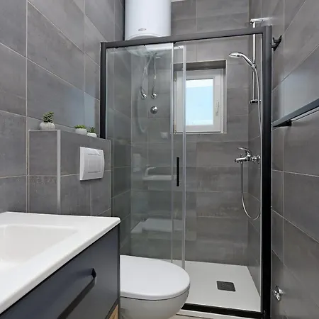 With Parking Space Lopar, Rab - 21732 דירה לופאר